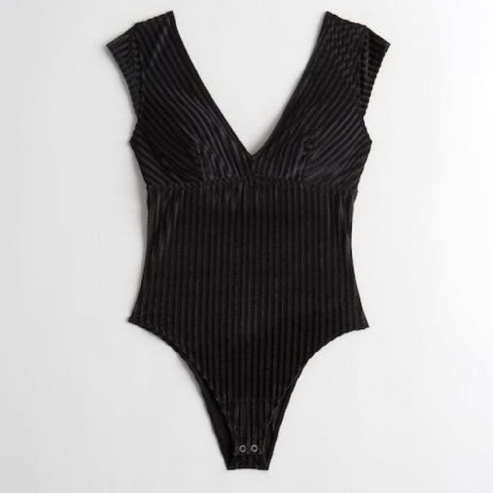 GILLY HICKS Black Velvet Ribbed Bodysuit